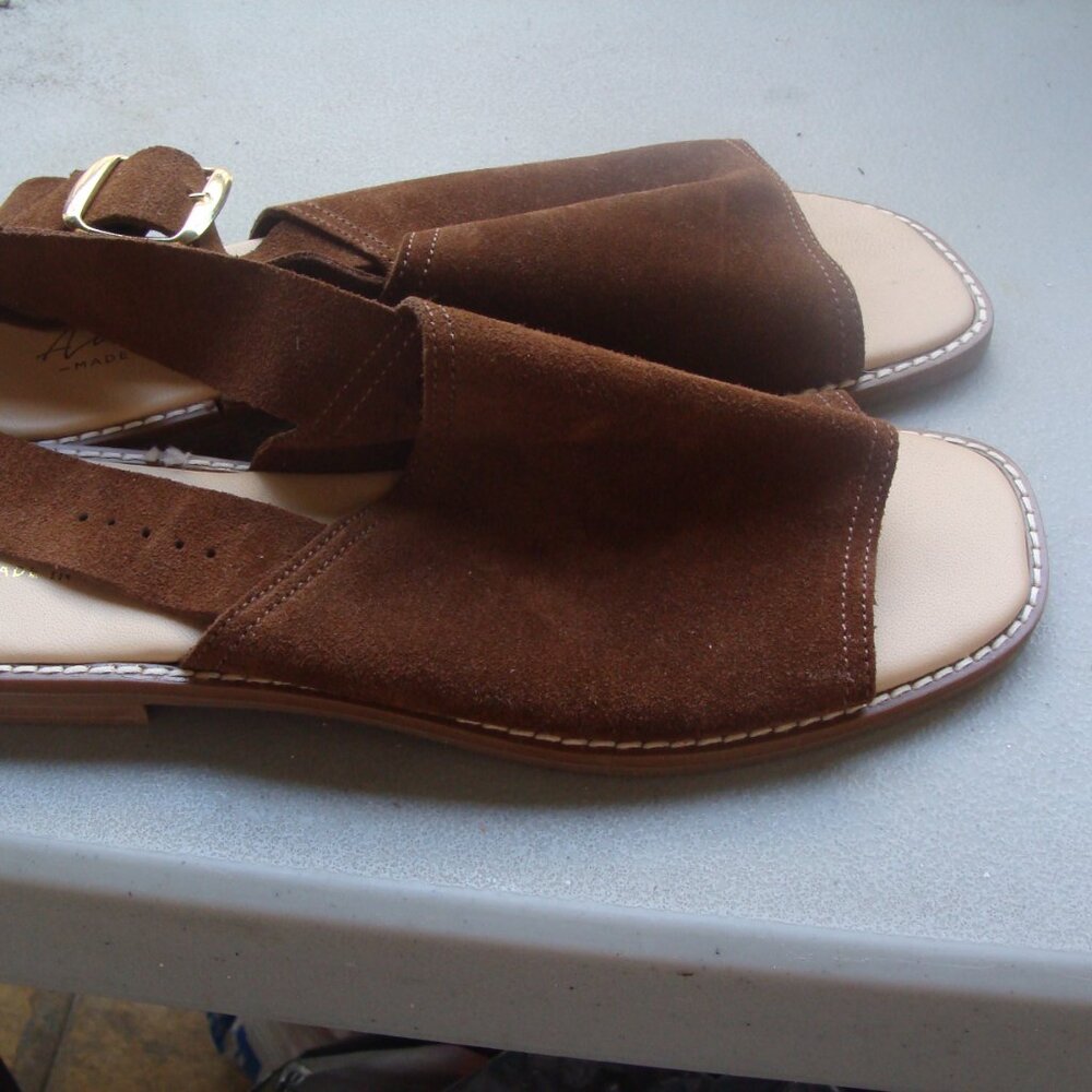 Avellini Sandal Women's Size 9 Italy Brown Suede Gold Buckle Flat Square Toe